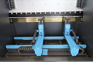 Фото 17 - MetalTec HBC 90/2500 Листогибочные гидравлические прессы с ЧПУ.