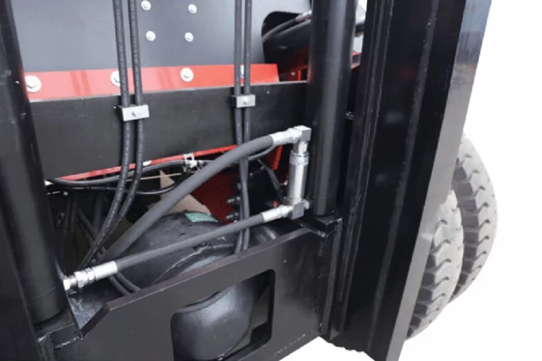 Фото 6 - Погрузчик вилочный дизельный EP Equipment CPCD70T8 OPTIMAL SERIES (Mitsubishi, 2W300, PT, кабина с отопителем).